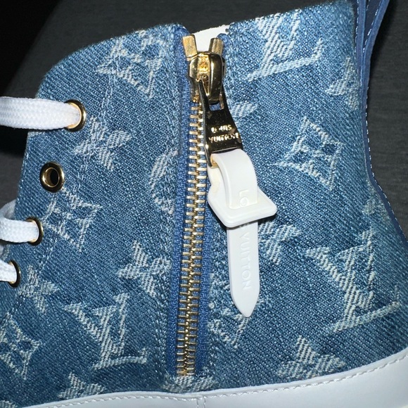 LOUIS VUITTON BLUE HI TOP SNEAKERS - Picture 4 of 12